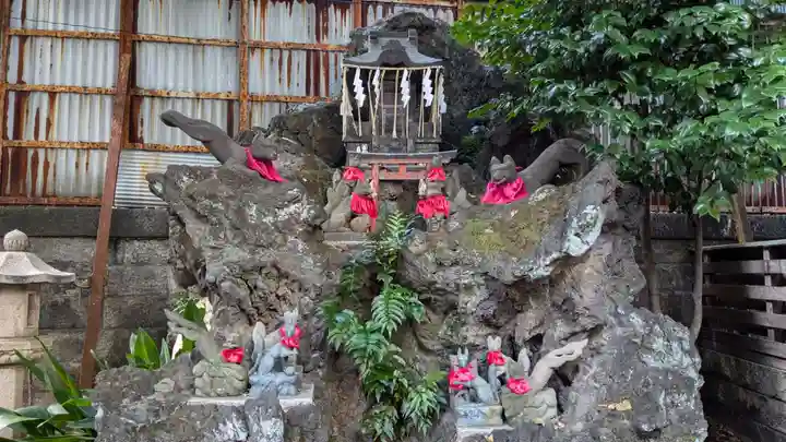 飛木稲荷神社の末社・摂社