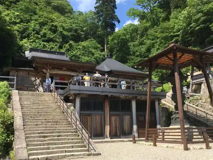 立石寺大佛殿の本殿・本堂