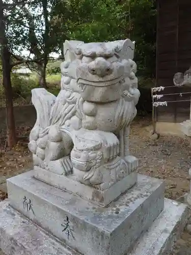 利倉神社の狛犬