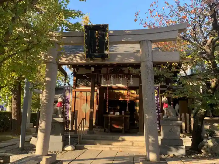 飛木稲荷神社の鳥居