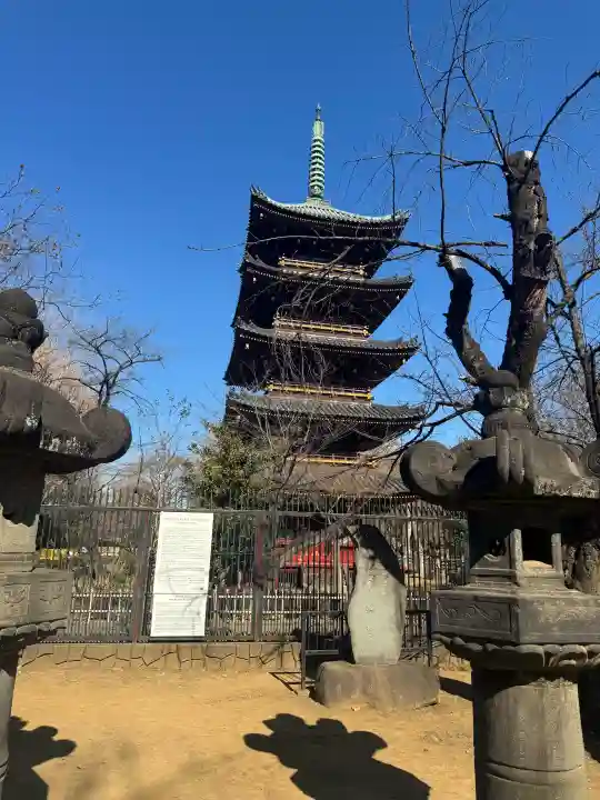 上野東照宮の{uncategorized: "未分類", other: "その他", undefined: "問題あり", building: "その他建物", grave: "お墓", sacred_gate: "鳥居", guardian: "狛犬", statue: "像", buddha: "仏像", history: "歴史", nature: "自然", garden: "庭園", animal: "動物", pagoda: "塔", temizu: "手水舎", mountain_gate: "山門・神門", sanctuary: "本殿・本堂", subordinate: "末社・摂社", art: "芸術", scenery: "景色", jizo: "地蔵", ema: "絵馬", goshuin: "御朱印", omikuji: "おみくじ", items: "授与品その他", amulet: "お守り", goshuincho: "御朱印帳", eats: "食事", festival: "お祭り", votive_dance: "神楽", shichigosan: "七五三参", wedding: "結婚式", experience: "体験その他", initially: "初詣", around: "周辺", anti_infection: "感染症対策"}