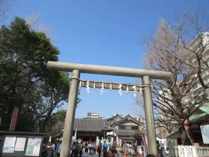 浅草神社の鳥居