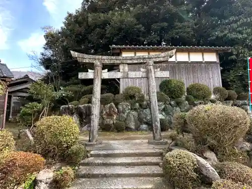 城山稲荷大神の鳥居