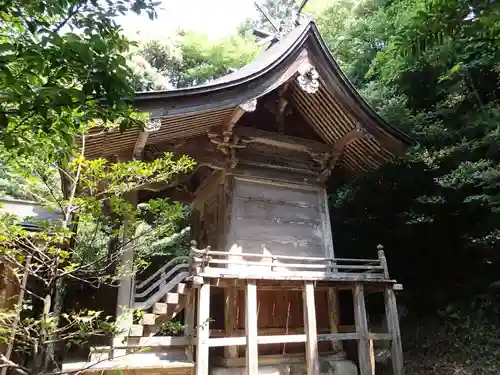 志加奴神社の本殿