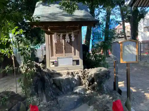 稲荷神社の{uncategorized: "未分類", other: "その他", undefined: "問題あり", building: "その他建物", grave: "お墓", sacred_gate: "鳥居", guardian: "狛犬", statue: "像", buddha: "仏像", history: "歴史", nature: "自然", garden: "庭園", animal: "動物", pagoda: "塔", temizu: "手水舎", mountain_gate: "山門・神門", sanctuary: "本殿・本堂", subordinate: "末社・摂社", art: "芸術", scenery: "景色", jizo: "地蔵", ema: "絵馬", goshuin: "御朱印", omikuji: "おみくじ", items: "授与品その他", amulet: "お守り", goshuincho: "御朱印帳", eats: "食事", festival: "お祭り", votive_dance: "神楽", shichigosan: "七五三参", wedding: "結婚式", experience: "体験その他", initially: "初詣", around: "周辺", anti_infection: "感染症対策"}
