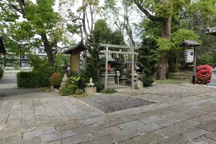 羽束師坐高御産日神社の末社・摂社
