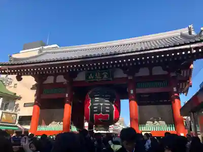 浅草寺の山門・神門