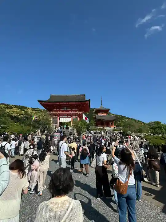 清水寺の{uncategorized: "未分類", other: "その他", undefined: "問題あり", building: "その他建物", grave: "お墓", sacred_gate: "鳥居", guardian: "狛犬", statue: "像", buddha: "仏像", history: "歴史", nature: "自然", garden: "庭園", animal: "動物", pagoda: "塔", temizu: "手水舎", mountain_gate: "山門・神門", sanctuary: "本殿・本堂", subordinate: "末社・摂社", art: "芸術", scenery: "景色", jizo: "地蔵", ema: "絵馬", goshuin: "御朱印", omikuji: "おみくじ", items: "授与品その他", amulet: "お守り", goshuincho: "御朱印帳", eats: "食事", festival: "お祭り", votive_dance: "神楽", shichigosan: "七五三参", wedding: "結婚式", experience: "体験その他", initially: "初詣", around: "周辺", anti_infection: "感染症対策"}