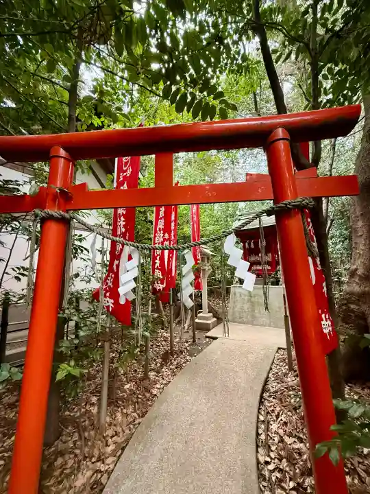 座間神社の{uncategorized: "未分類", other: "その他", undefined: "問題あり", building: "その他建物", grave: "お墓", sacred_gate: "鳥居", guardian: "狛犬", statue: "像", buddha: "仏像", history: "歴史", nature: "自然", garden: "庭園", animal: "動物", pagoda: "塔", temizu: "手水舎", mountain_gate: "山門・神門", sanctuary: "本殿・本堂", subordinate: "末社・摂社", art: "芸術", scenery: "景色", jizo: "地蔵", ema: "絵馬", goshuin: "御朱印", omikuji: "おみくじ", items: "授与品その他", amulet: "お守り", goshuincho: "御朱印帳", eats: "食事", festival: "お祭り", votive_dance: "神楽", shichigosan: "七五三参", wedding: "結婚式", experience: "体験その他", initially: "初詣", around: "周辺", anti_infection: "感染症対策"}