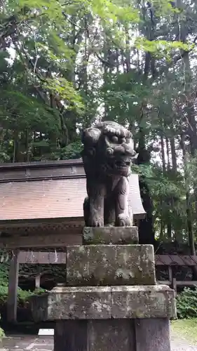 戸隠神社宝光社の狛犬