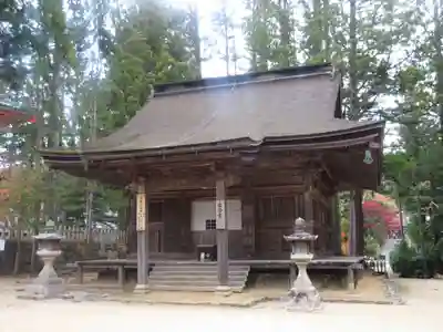 壇上伽藍の本殿・本堂