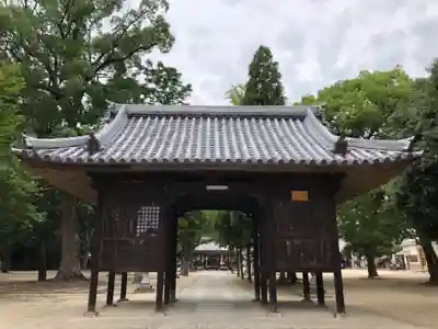 素盞嗚神社の山門・神門