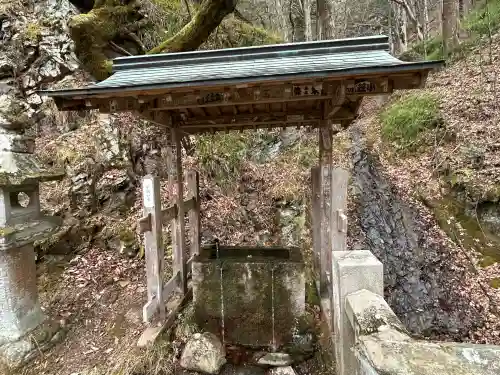 文殊堂の{uncategorized: "未分類", other: "その他", undefined: "問題あり", building: "その他建物", grave: "お墓", sacred_gate: "鳥居", guardian: "狛犬", statue: "像", buddha: "仏像", history: "歴史", nature: "自然", garden: "庭園", animal: "動物", pagoda: "塔", temizu: "手水舎", mountain_gate: "山門・神門", sanctuary: "本殿・本堂", subordinate: "末社・摂社", art: "芸術", scenery: "景色", jizo: "地蔵", ema: "絵馬", goshuin: "御朱印", omikuji: "おみくじ", items: "授与品その他", amulet: "お守り", goshuincho: "御朱印帳", eats: "食事", festival: "お祭り", votive_dance: "神楽", shichigosan: "七五三参", wedding: "結婚式", experience: "体験その他", initially: "初詣", around: "周辺", anti_infection: "感染症対策"}