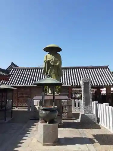 四天王寺の像