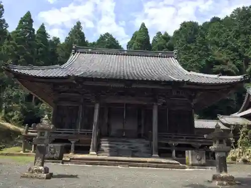 観音寺の本殿