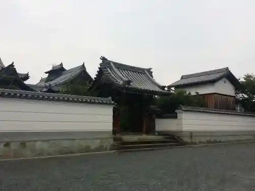 酒見寺の山門・神門