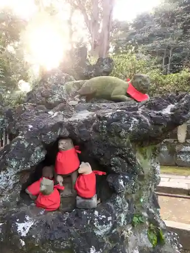 根津神社の像