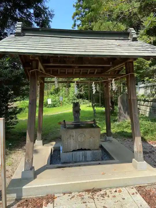 安房神社の手水舎