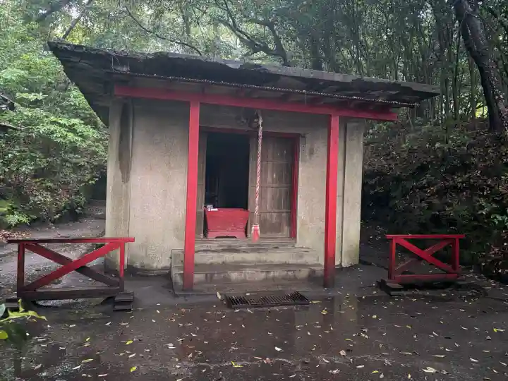 腹五社神社の{uncategorized: "未分類", other: "その他", undefined: "問題あり", building: "その他建物", grave: "お墓", sacred_gate: "鳥居", guardian: "狛犬", statue: "像", buddha: "仏像", history: "歴史", nature: "自然", garden: "庭園", animal: "動物", pagoda: "塔", temizu: "手水舎", mountain_gate: "山門・神門", sanctuary: "本殿・本堂", subordinate: "末社・摂社", art: "芸術", scenery: "景色", jizo: "地蔵", ema: "絵馬", goshuin: "御朱印", omikuji: "おみくじ", items: "授与品その他", amulet: "お守り", goshuincho: "御朱印帳", eats: "食事", festival: "お祭り", votive_dance: "神楽", shichigosan: "七五三参", wedding: "結婚式", experience: "体験その他", initially: "初詣", around: "周辺", anti_infection: "感染症対策"}