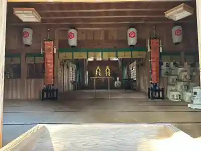 六所神社の{uncategorized: "未分類", other: "その他", undefined: "問題あり", building: "その他建物", grave: "お墓", sacred_gate: "鳥居", guardian: "狛犬", statue: "像", buddha: "仏像", history: "歴史", nature: "自然", garden: "庭園", animal: "動物", pagoda: "塔", temizu: "手水舎", mountain_gate: "山門・神門", sanctuary: "本殿・本堂", subordinate: "末社・摂社", art: "芸術", scenery: "景色", jizo: "地蔵", ema: "絵馬", goshuin: "御朱印", omikuji: "おみくじ", items: "授与品その他", amulet: "お守り", goshuincho: "御朱印帳", eats: "食事", festival: "お祭り", votive_dance: "神楽", shichigosan: "七五三参", wedding: "結婚式", experience: "体験その他", initially: "初詣", around: "周辺", anti_infection: "感染症対策"}