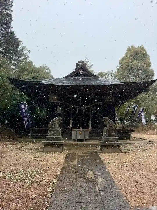 白鳥神社の{uncategorized: "未分類", other: "その他", undefined: "問題あり", building: "その他建物", grave: "お墓", sacred_gate: "鳥居", guardian: "狛犬", statue: "像", buddha: "仏像", history: "歴史", nature: "自然", garden: "庭園", animal: "動物", pagoda: "塔", temizu: "手水舎", mountain_gate: "山門・神門", sanctuary: "本殿・本堂", subordinate: "末社・摂社", art: "芸術", scenery: "景色", jizo: "地蔵", ema: "絵馬", goshuin: "御朱印", omikuji: "おみくじ", items: "授与品その他", amulet: "お守り", goshuincho: "御朱印帳", eats: "食事", festival: "お祭り", votive_dance: "神楽", shichigosan: "七五三参", wedding: "結婚式", experience: "体験その他", initially: "初詣", around: "周辺", anti_infection: "感染症対策"}
