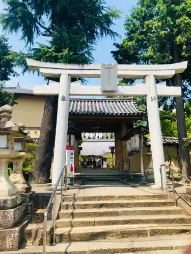 片埜神社の鳥居