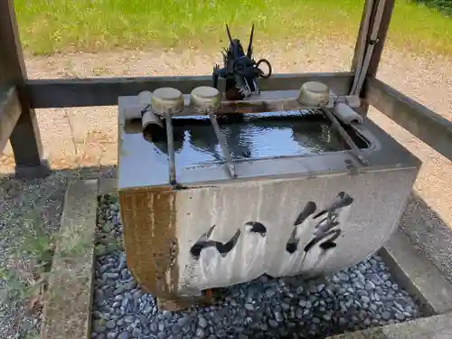 手力神社の手水舎