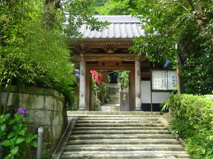 岩殿寺の山門・神門