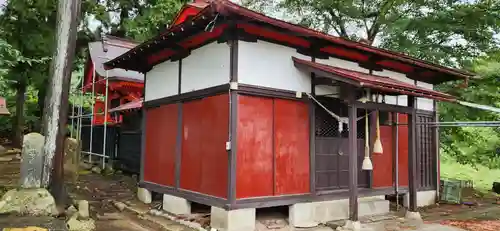 白山神社の本殿