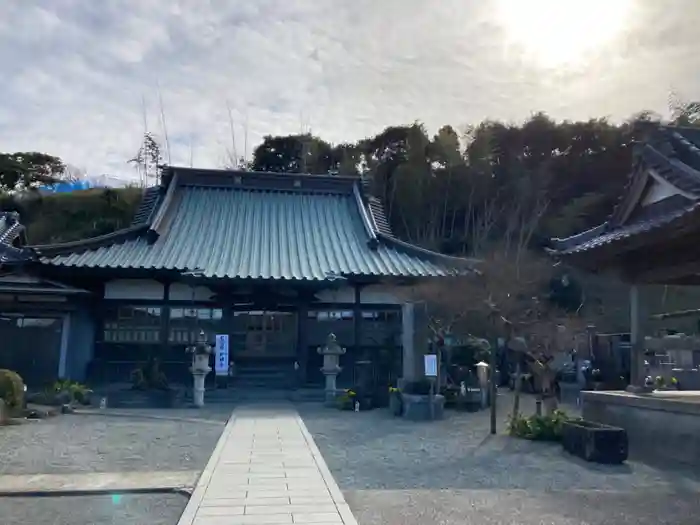 實相寺の本殿