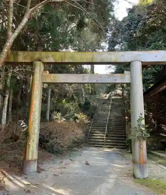 櫻井神社の{uncategorized: "未分類", other: "その他", undefined: "問題あり", building: "その他建物", grave: "お墓", sacred_gate: "鳥居", guardian: "狛犬", statue: "像", buddha: "仏像", history: "歴史", nature: "自然", garden: "庭園", animal: "動物", pagoda: "塔", temizu: "手水舎", mountain_gate: "山門・神門", sanctuary: "本殿・本堂", subordinate: "末社・摂社", art: "芸術", scenery: "景色", jizo: "地蔵", ema: "絵馬", goshuin: "御朱印", omikuji: "おみくじ", items: "授与品その他", amulet: "お守り", goshuincho: "御朱印帳", eats: "食事", festival: "お祭り", votive_dance: "神楽", shichigosan: "七五三参", wedding: "結婚式", experience: "体験その他", initially: "初詣", around: "周辺", anti_infection: "感染症対策"}