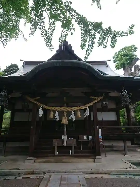 賀羅加波神社の本殿・本堂
