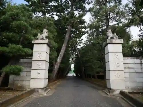 豪徳寺の山門