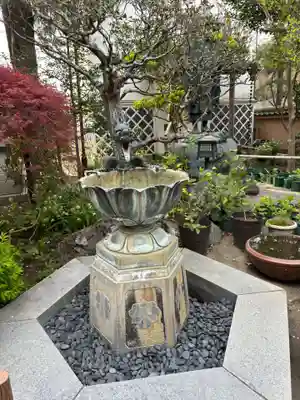 成就院の手水舎