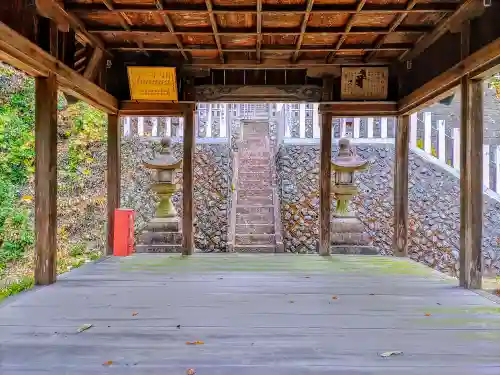 白山社の本殿・本堂