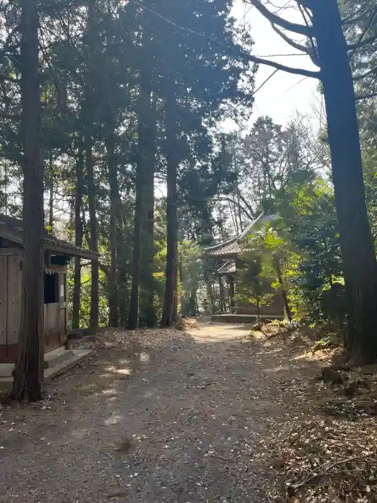 鎌形八幡神社の{uncategorized: "未分類", other: "その他", undefined: "問題あり", building: "その他建物", grave: "お墓", sacred_gate: "鳥居", guardian: "狛犬", statue: "像", buddha: "仏像", history: "歴史", nature: "自然", garden: "庭園", animal: "動物", pagoda: "塔", temizu: "手水舎", mountain_gate: "山門・神門", sanctuary: "本殿・本堂", subordinate: "末社・摂社", art: "芸術", scenery: "景色", jizo: "地蔵", ema: "絵馬", goshuin: "御朱印", omikuji: "おみくじ", items: "授与品その他", amulet: "お守り", goshuincho: "御朱印帳", eats: "食事", festival: "お祭り", votive_dance: "神楽", shichigosan: "七五三参", wedding: "結婚式", experience: "体験その他", initially: "初詣", around: "周辺", anti_infection: "感染症対策"}