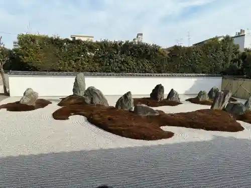 光清寺の{uncategorized: "未分類", other: "その他", undefined: "問題あり", building: "その他建物", grave: "お墓", sacred_gate: "鳥居", guardian: "狛犬", statue: "像", buddha: "仏像", history: "歴史", nature: "自然", garden: "庭園", animal: "動物", pagoda: "塔", temizu: "手水舎", mountain_gate: "山門・神門", sanctuary: "本殿・本堂", subordinate: "末社・摂社", art: "芸術", scenery: "景色", jizo: "地蔵", ema: "絵馬", goshuin: "御朱印", omikuji: "おみくじ", items: "授与品その他", amulet: "お守り", goshuincho: "御朱印帳", eats: "食事", festival: "お祭り", votive_dance: "神楽", shichigosan: "七五三参", wedding: "結婚式", experience: "体験その他", initially: "初詣", around: "周辺", anti_infection: "感染症対策"}