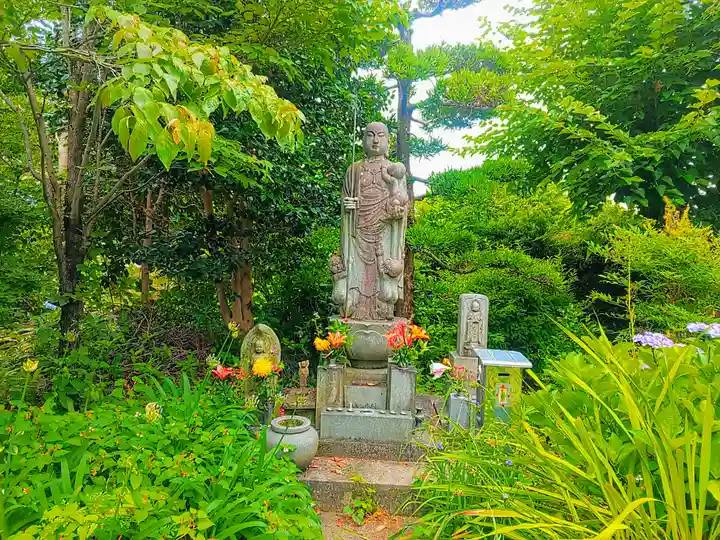 加納院(東源寺)の地蔵