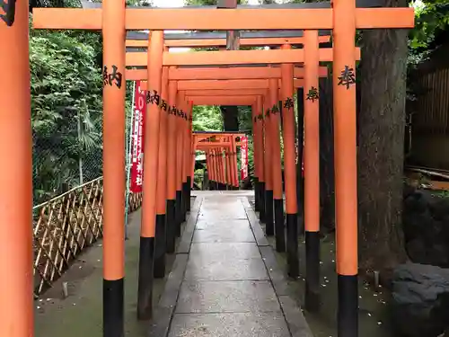花園稲荷神社の鳥居