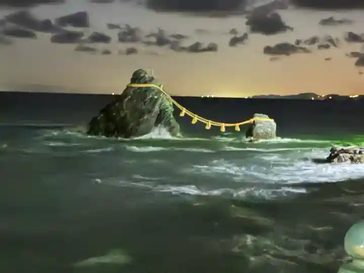 二見興玉神社の{uncategorized: "未分類", other: "その他", undefined: "問題あり", building: "その他建物", grave: "お墓", sacred_gate: "鳥居", guardian: "狛犬", statue: "像", buddha: "仏像", history: "歴史", nature: "自然", garden: "庭園", animal: "動物", pagoda: "塔", temizu: "手水舎", mountain_gate: "山門・神門", sanctuary: "本殿・本堂", subordinate: "末社・摂社", art: "芸術", scenery: "景色", jizo: "地蔵", ema: "絵馬", goshuin: "御朱印", omikuji: "おみくじ", items: "授与品その他", amulet: "お守り", goshuincho: "御朱印帳", eats: "食事", festival: "お祭り", votive_dance: "神楽", shichigosan: "七五三参", wedding: "結婚式", experience: "体験その他", initially: "初詣", around: "周辺", anti_infection: "感染症対策"}