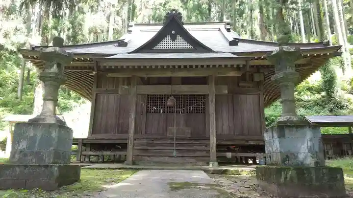 三輪神社の本殿・本堂