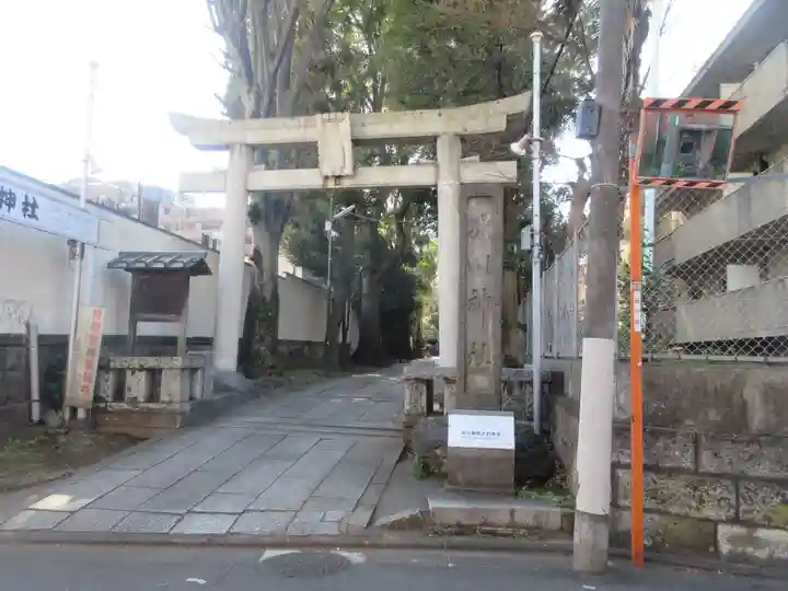 桐ヶ谷氷川神社の鳥居