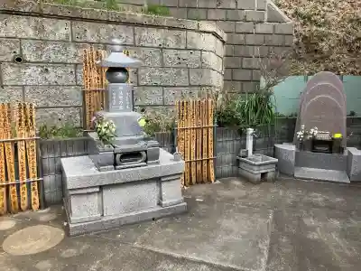 妙現寺の{uncategorized: "未分類", other: "その他", undefined: "問題あり", building: "その他建物", grave: "お墓", sacred_gate: "鳥居", guardian: "狛犬", statue: "像", buddha: "仏像", history: "歴史", nature: "自然", garden: "庭園", animal: "動物", pagoda: "塔", temizu: "手水舎", mountain_gate: "山門・神門", sanctuary: "本殿・本堂", subordinate: "末社・摂社", art: "芸術", scenery: "景色", jizo: "地蔵", ema: "絵馬", goshuin: "御朱印", omikuji: "おみくじ", items: "授与品その他", amulet: "お守り", goshuincho: "御朱印帳", eats: "食事", festival: "お祭り", votive_dance: "神楽", shichigosan: "七五三参", wedding: "結婚式", experience: "体験その他", initially: "初詣", around: "周辺", anti_infection: "感染症対策"}