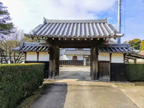 雲龍山 本證寺の山門・神門
