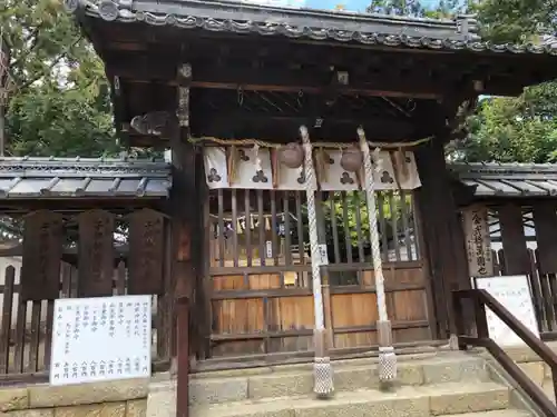 神服神社の本殿