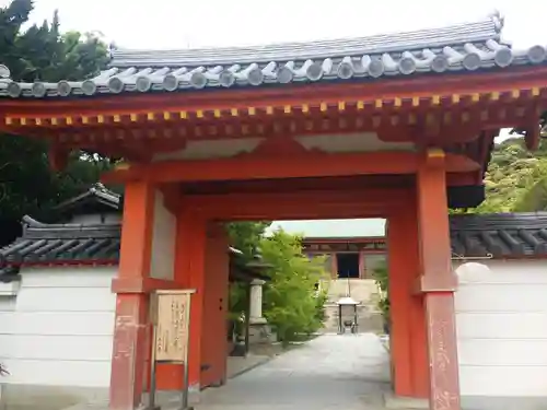 太山寺の山門