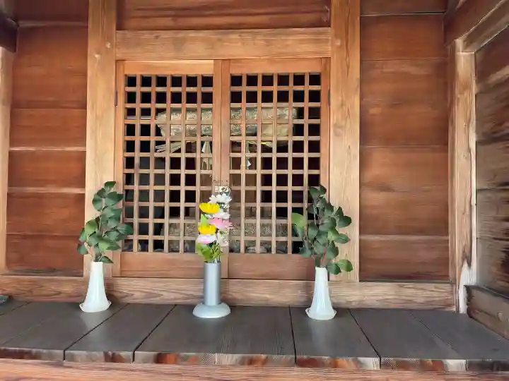 千僧供道祖神神社の{uncategorized: "未分類", other: "その他", undefined: "問題あり", building: "その他建物", grave: "お墓", sacred_gate: "鳥居", guardian: "狛犬", statue: "像", buddha: "仏像", history: "歴史", nature: "自然", garden: "庭園", animal: "動物", pagoda: "塔", temizu: "手水舎", mountain_gate: "山門・神門", sanctuary: "本殿・本堂", subordinate: "末社・摂社", art: "芸術", scenery: "景色", jizo: "地蔵", ema: "絵馬", goshuin: "御朱印", omikuji: "おみくじ", items: "授与品その他", amulet: "お守り", goshuincho: "御朱印帳", eats: "食事", festival: "お祭り", votive_dance: "神楽", shichigosan: "七五三参", wedding: "結婚式", experience: "体験その他", initially: "初詣", around: "周辺", anti_infection: "感染症対策"}