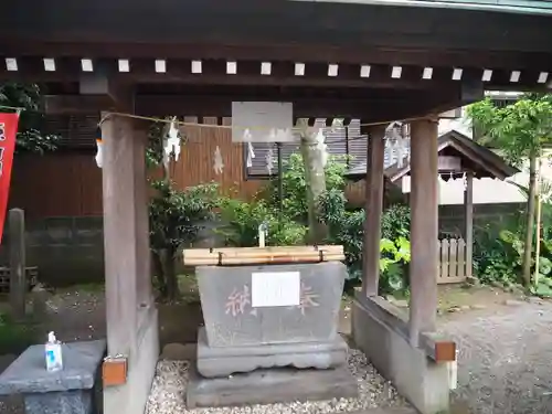 母智丘神社の手水舎