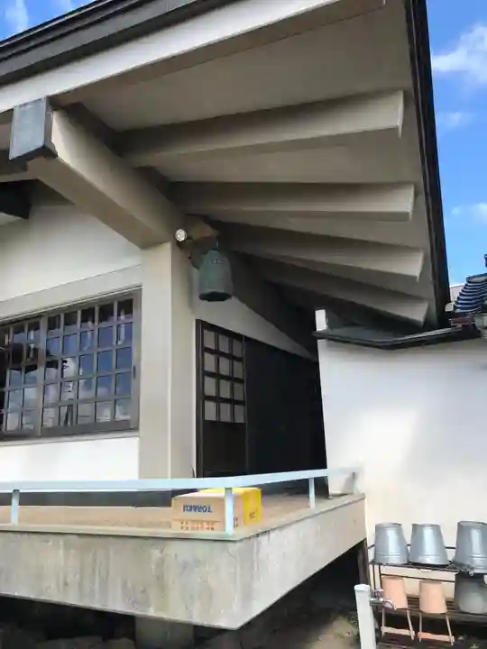 了春寺の本殿・本堂