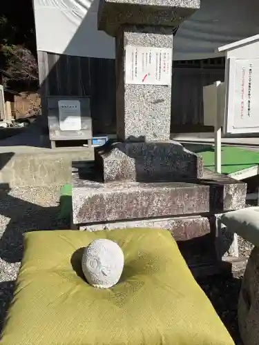 赤尾渋垂郡辺神社の{uncategorized: "未分類", other: "その他", undefined: "問題あり", building: "その他建物", grave: "お墓", sacred_gate: "鳥居", guardian: "狛犬", statue: "像", buddha: "仏像", history: "歴史", nature: "自然", garden: "庭園", animal: "動物", pagoda: "塔", temizu: "手水舎", mountain_gate: "山門・神門", sanctuary: "本殿・本堂", subordinate: "末社・摂社", art: "芸術", scenery: "景色", jizo: "地蔵", ema: "絵馬", goshuin: "御朱印", omikuji: "おみくじ", items: "授与品その他", amulet: "お守り", goshuincho: "御朱印帳", eats: "食事", festival: "お祭り", votive_dance: "神楽", shichigosan: "七五三参", wedding: "結婚式", experience: "体験その他", initially: "初詣", around: "周辺", anti_infection: "感染症対策"}